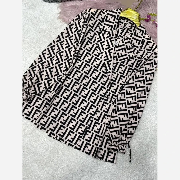 شومیز یقه انگلیسی شادی کرپ بوگاتی فری سایز 38 تا 46 بند تنظیم
